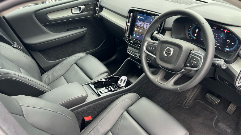 Volvo XC40 2.0 B3P Ultra Dark 5dr Auto Petrol Estate